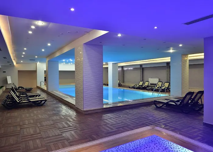Dolphin Family Hotel